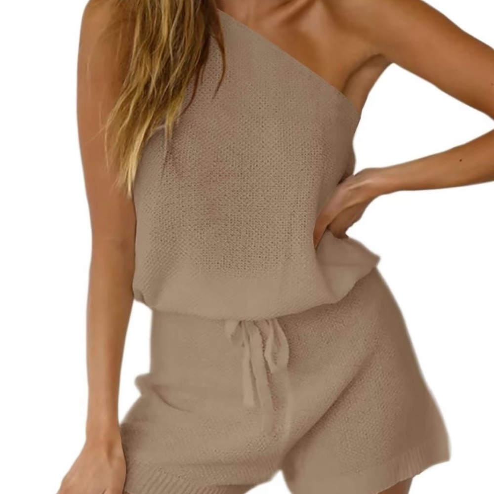 Really pretty it’s m/L it’s new without tag